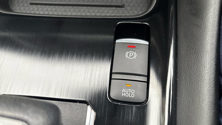 Nissan Qashqai 1.3 DiG-T MH 158 Premiere Edition 5dr Xtronic Petrol Hatchback